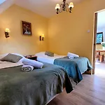 Rezydencja Lesny Dwor Frühstückspension 4*