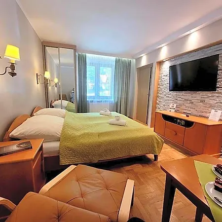 Lesny Dwor 4*